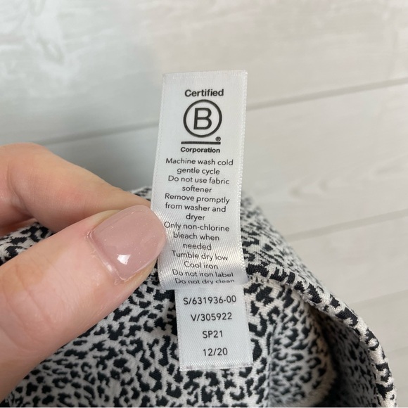 Athleta Salutation Stash II Textured Tights Size Small - Picture 8 of 8